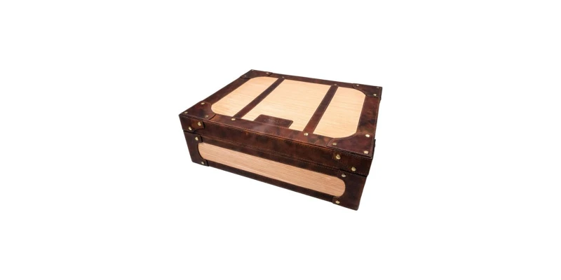 Passatore humidor koza braon drvo sa zakovicama cca 25cig